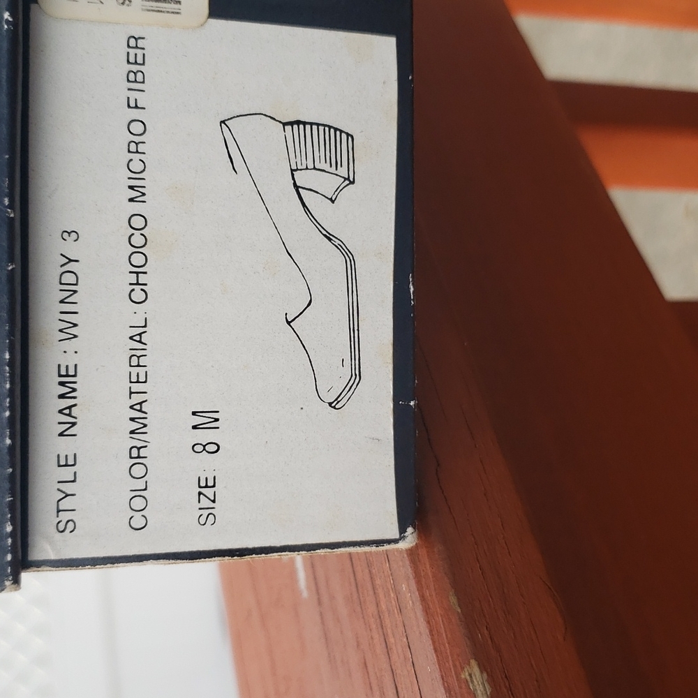 PAZZO microfiber chocolate shoes...size 8....NEW - Picture 7 of 7